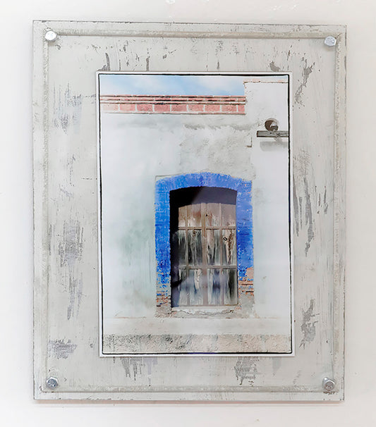 Pozos blue window - photograph