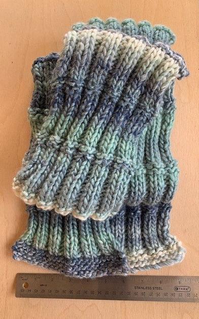 knit scarf - blue