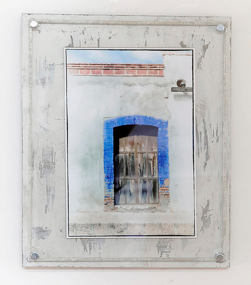 Pozos blue window - photograph