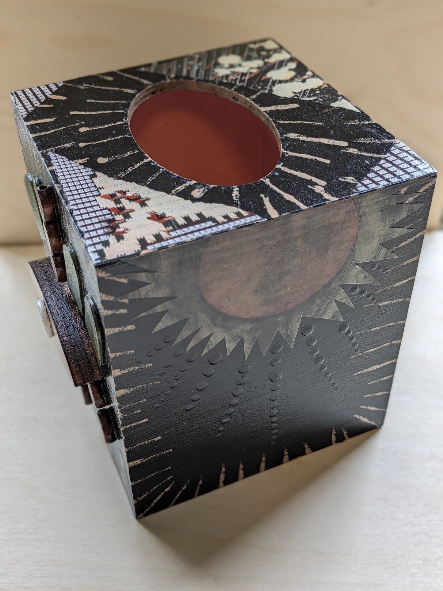 tissue box-sun tree moon eye